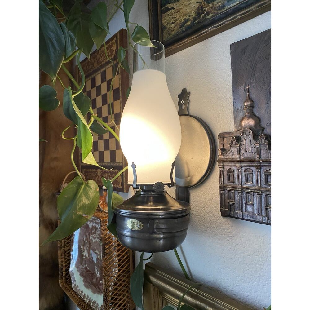 Vintage Lamplight Farms Wall Mount Oil Lamp With Shield Frosted Glass Chimney